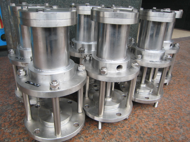 Stainless steel exhaust mud valve